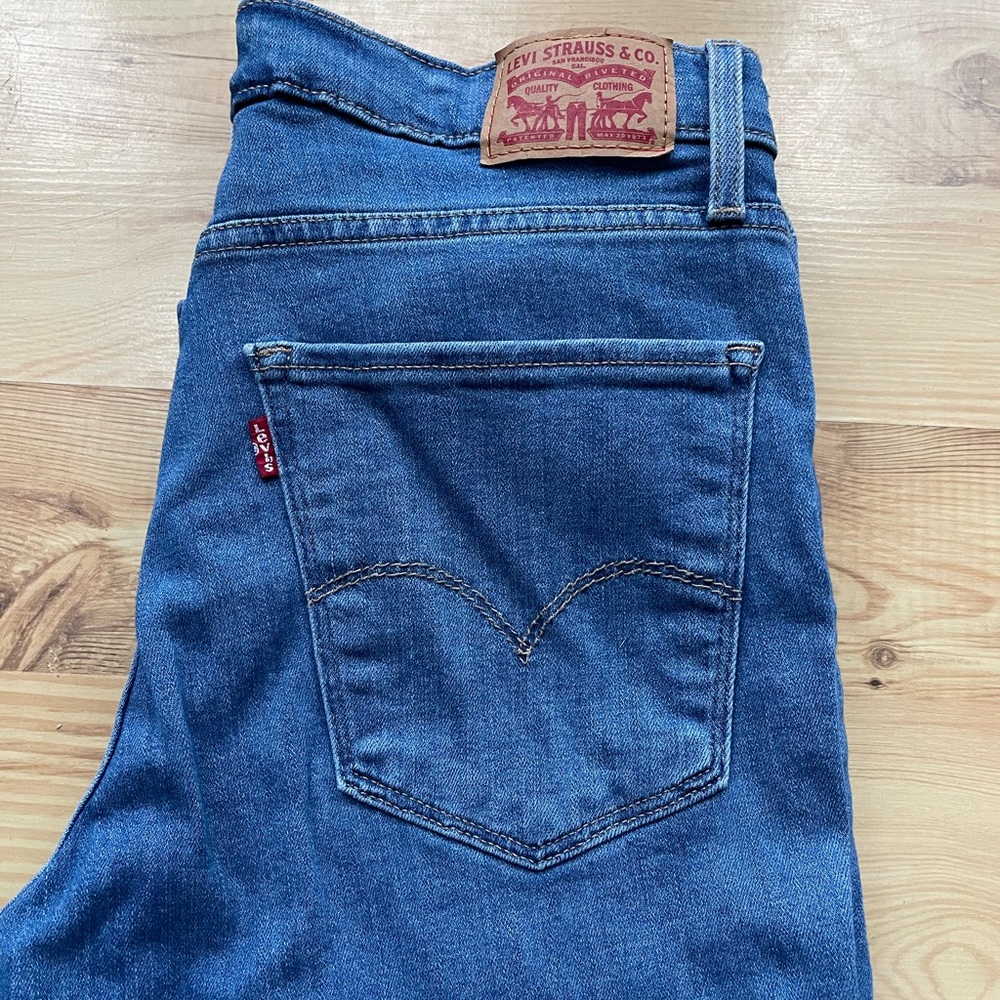 NWOT Levi’s straight crop jeans